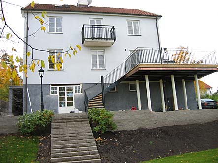 Balkong på pelare