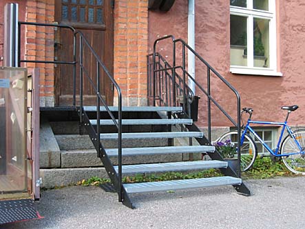 Industritrappa med räcke